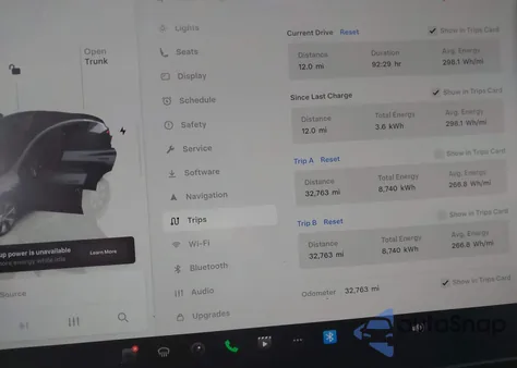 2023 Tesla Model Y Awd/Long Range Dual Motor All-Wheel Drive z USA, uszkodzony, nr VIN 7SAYGDEE3PA121904